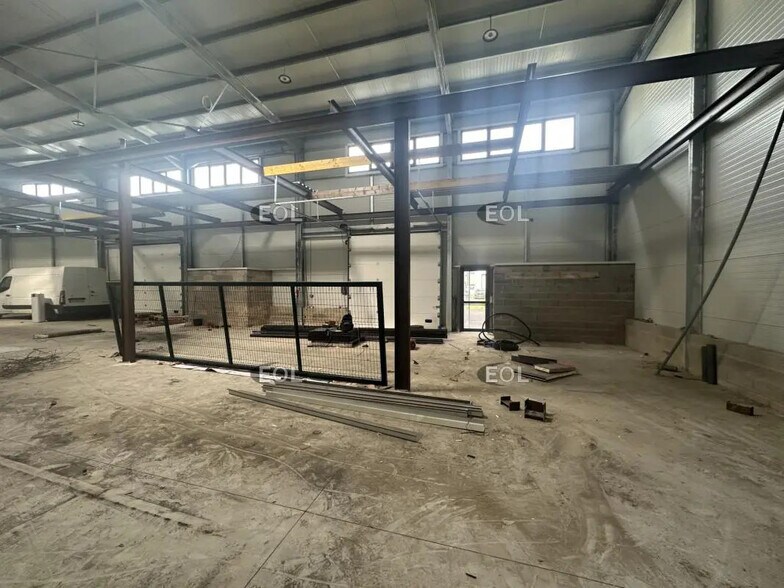 Industriel/Logistique dans Villenoy à vendre - Photo de l’immeuble – Image 2 sur 4