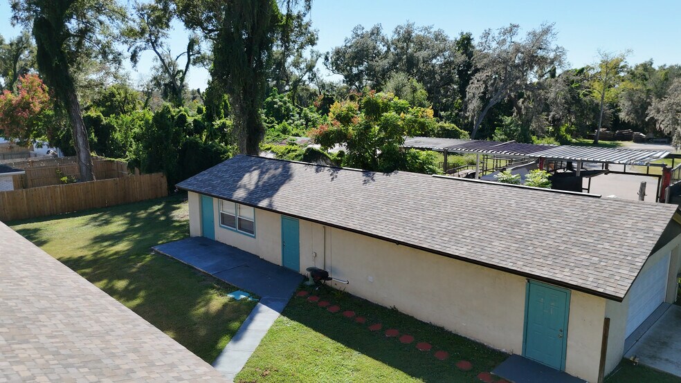107 Glendale Dr, Brandon, FL à vendre - Photo de l’immeuble – Image 3 sur 24