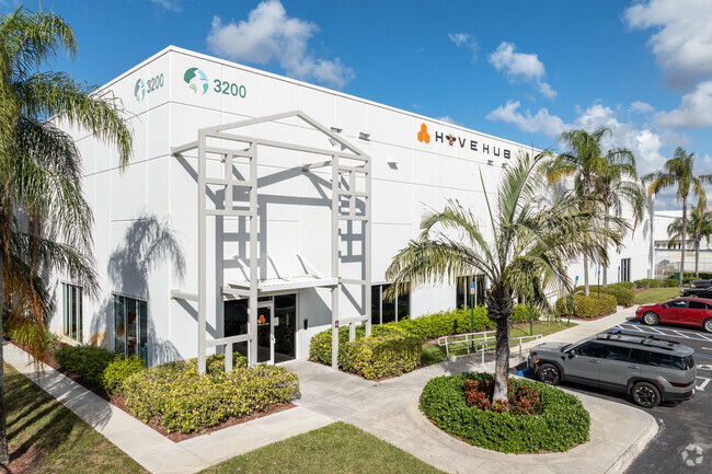 Plus de détails pour 3200 NW 112th Ave, Miami, FL - Local d'activités, Industriel/Logistique à louer