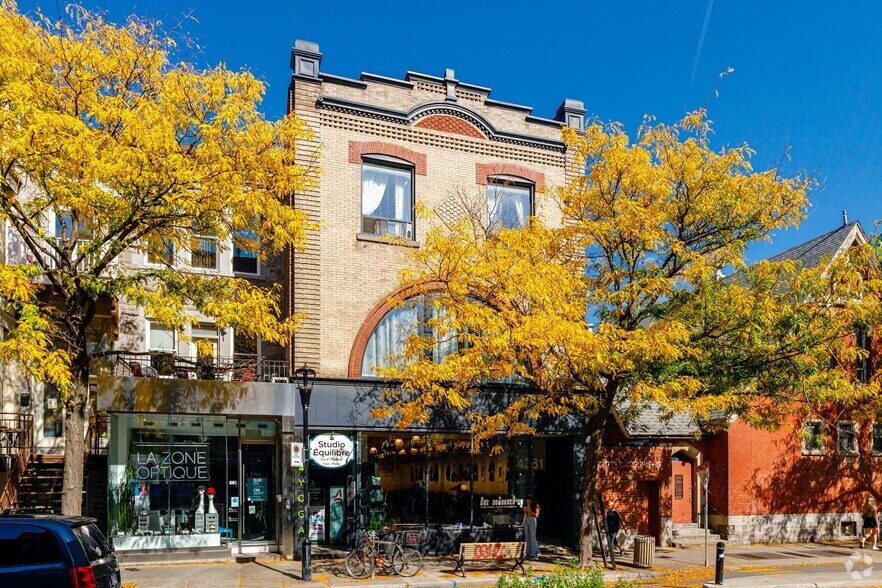 4363 Rue Saint-Denis, Montréal, QC à louer - Photo principale – Image 1 sur 18