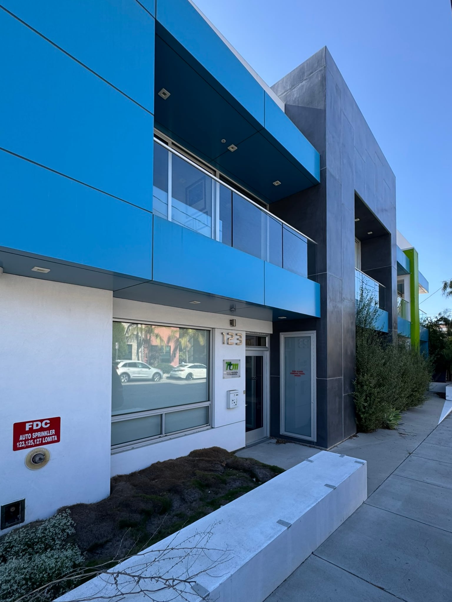123-127 Lomita St, El Segundo, CA à louer Photo intérieure– Image 1 sur 9