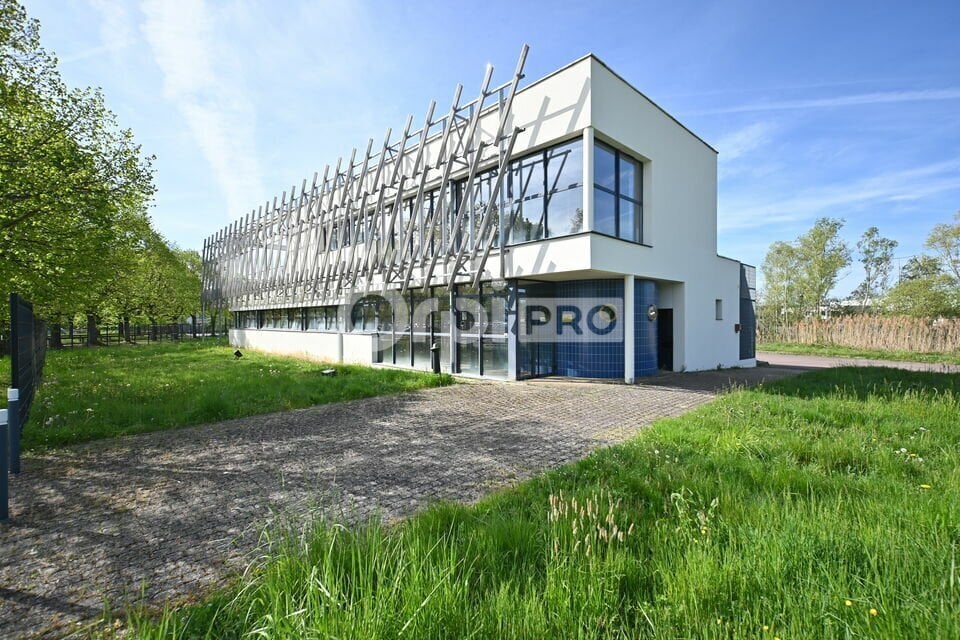 215 Avenue D'Alembert, Torcy à louer Photo de l’immeuble– Image 1 sur 13