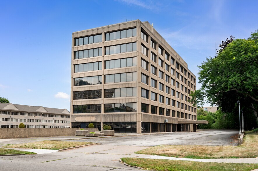 20325 Center Ridge Rd, Rocky River, OH à vendre - Photo de l’immeuble – Image 2 sur 16