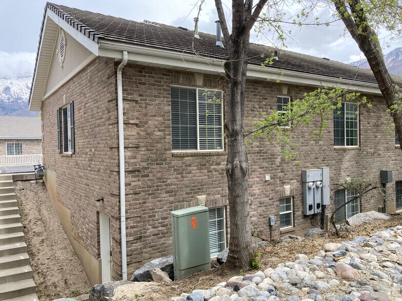 64 Red Pine dr, Alpine, UT à louer - Photo de l’immeuble – Image 2 sur 13