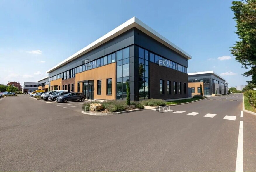 Local d’activités dans Gennevilliers à louer - Photo de l’immeuble – Image 1 sur 9