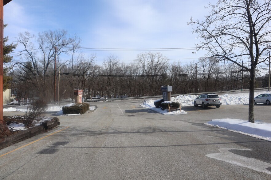 156 Orange Ave, Walden, NY à vendre - Photo de l’immeuble – Image 2 sur 22