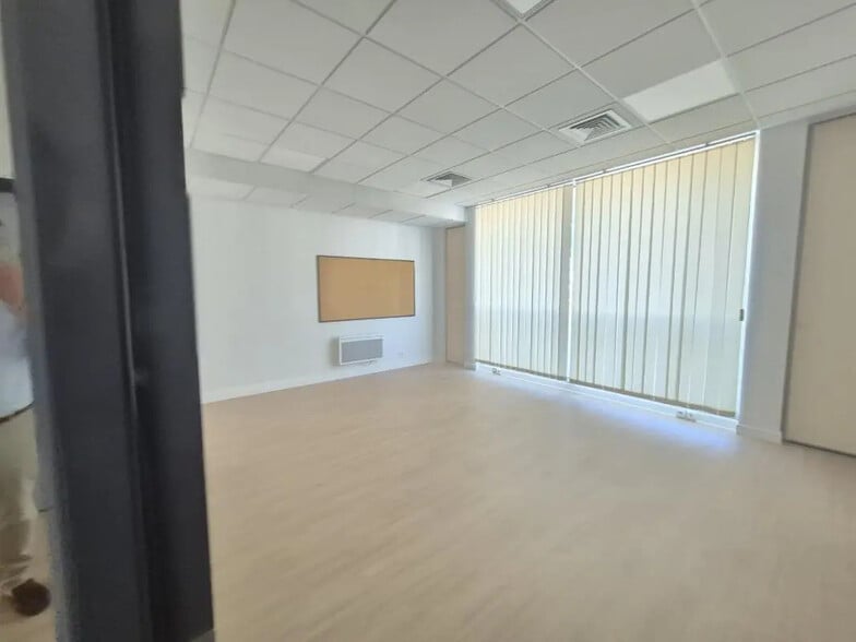 105 Rue Du Faubourg Madeleine, Orléans à louer - Photo de l’immeuble – Image 3 sur 4