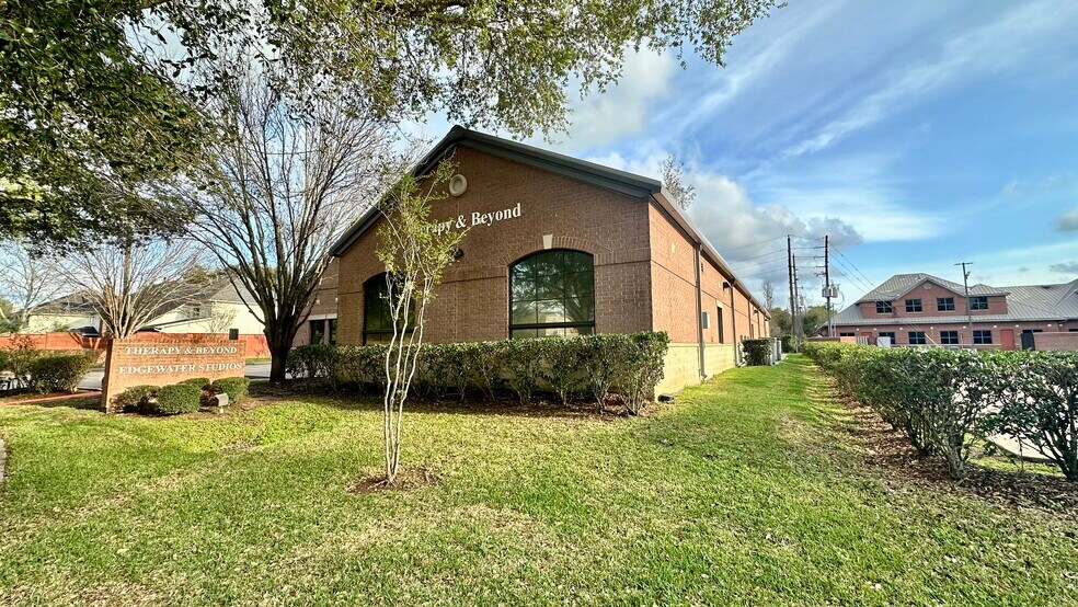 3030 Edgewater Blvd, Sugar Land, TX à vendre - Photo de l’immeuble – Image 2 sur 9