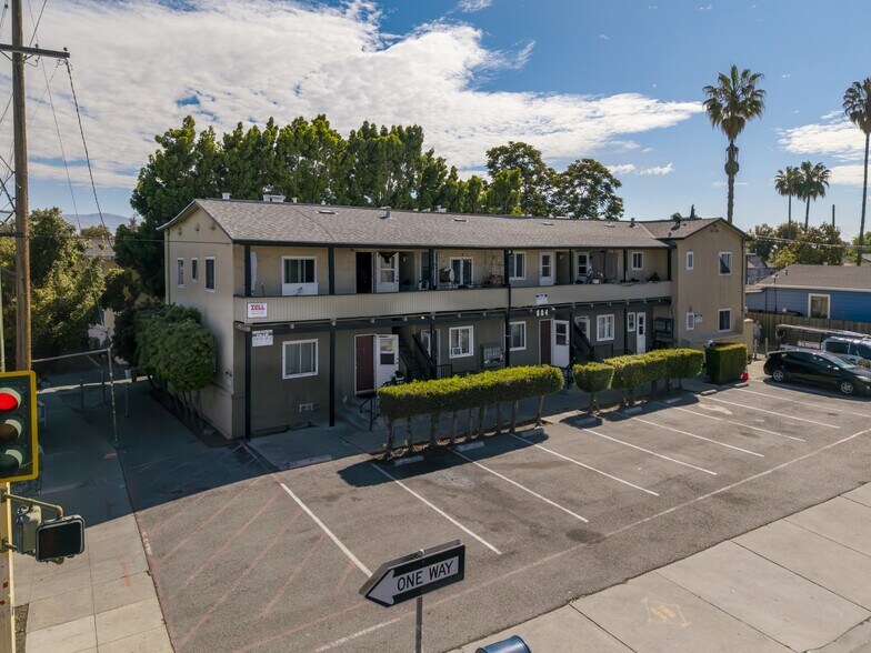 804 S Almaden Ave, San Jose, CA à vendre - Photo de l’immeuble – Image 2 sur 13