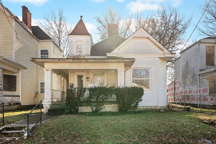 4722 Granada Dr, Louisville, KY à vendre - Photo de l’immeuble – Image 3 sur 13