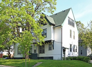 Plus de détails pour 924 S 19th St, Milwaukee, WI - Logement à vendre