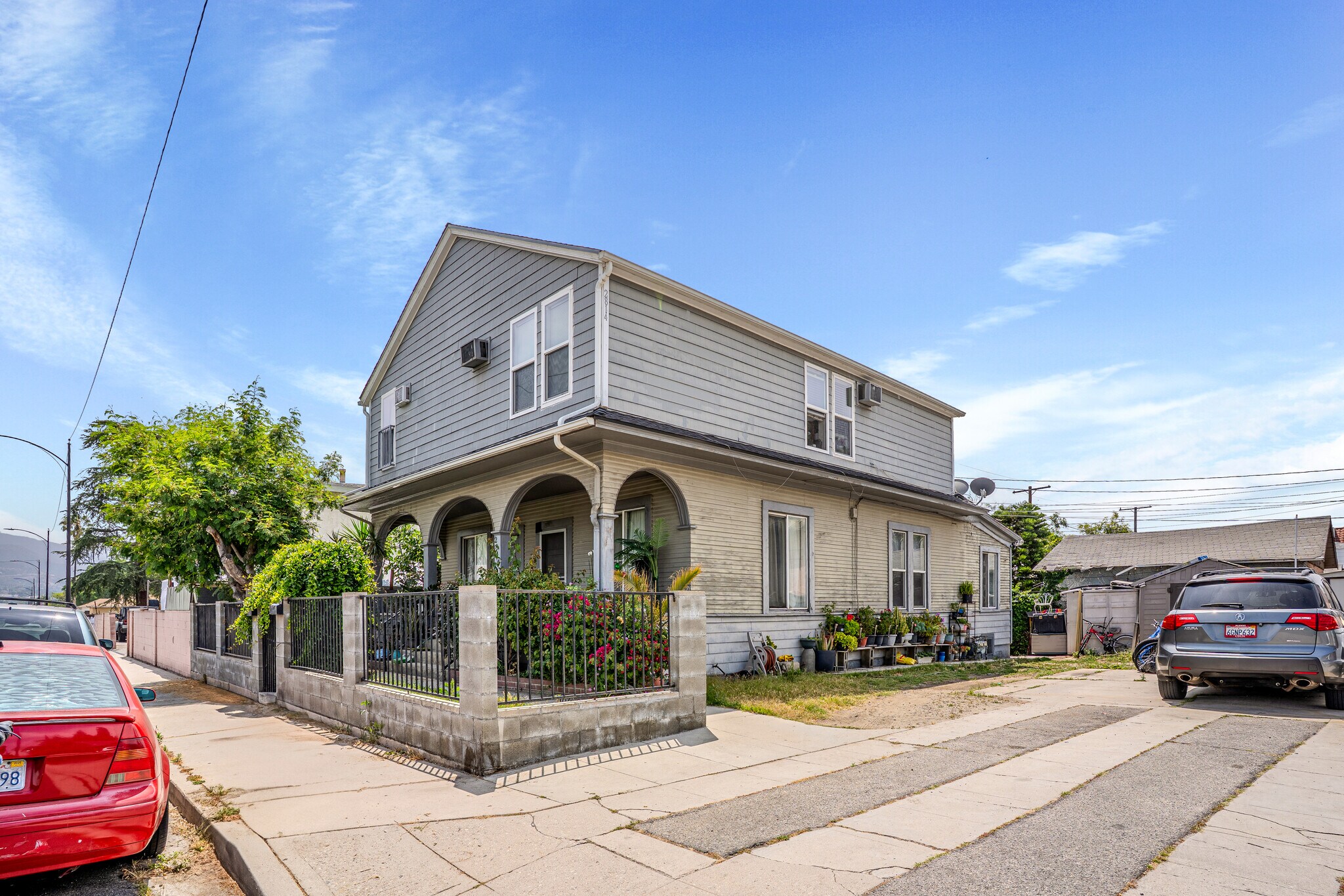 2344 N Niagara St, Burbank, CA à vendre Photo principale– Image 1 sur 9