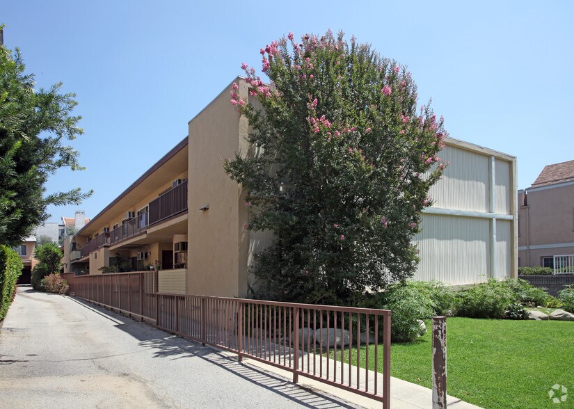 1320 N Columbus Ave, Glendale, CA à vendre - Photo de l’immeuble – Image 3 sur 4
