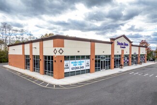 Plus de détails pour 1871 Old Country Rd, Riverhead, NY - Local commercial à louer