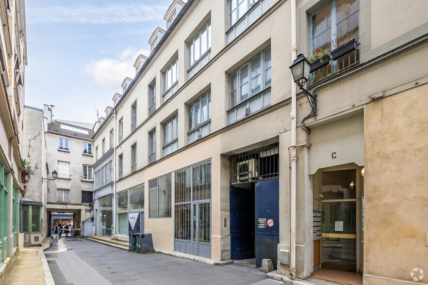 21 Rue Du Faubourg Saint-Antoine, Paris à louer - Photo de l’immeuble – Image 3 sur 3
