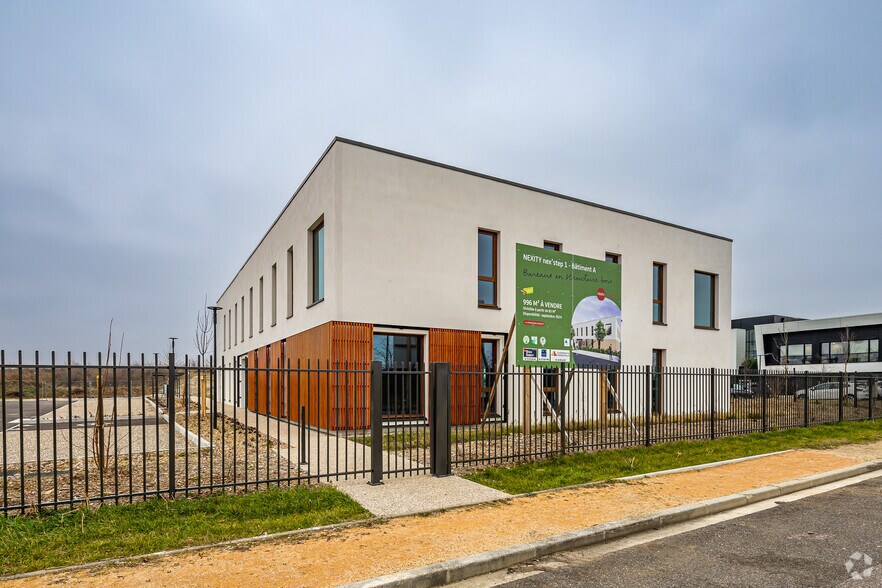Bureau dans Saint-Priest à louer - Photo de l’immeuble – Image 2 sur 7
