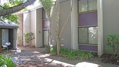 1301 Farmers Ln, Santa Rosa, CA à louer Photo de l’immeuble– Image 2 sur 3