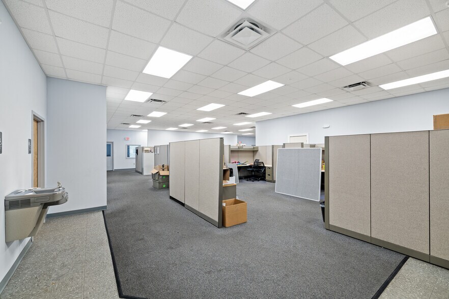 7100 Edgewater Dr, Orlando, FL à louer - Photo de l’immeuble – Image 3 sur 9