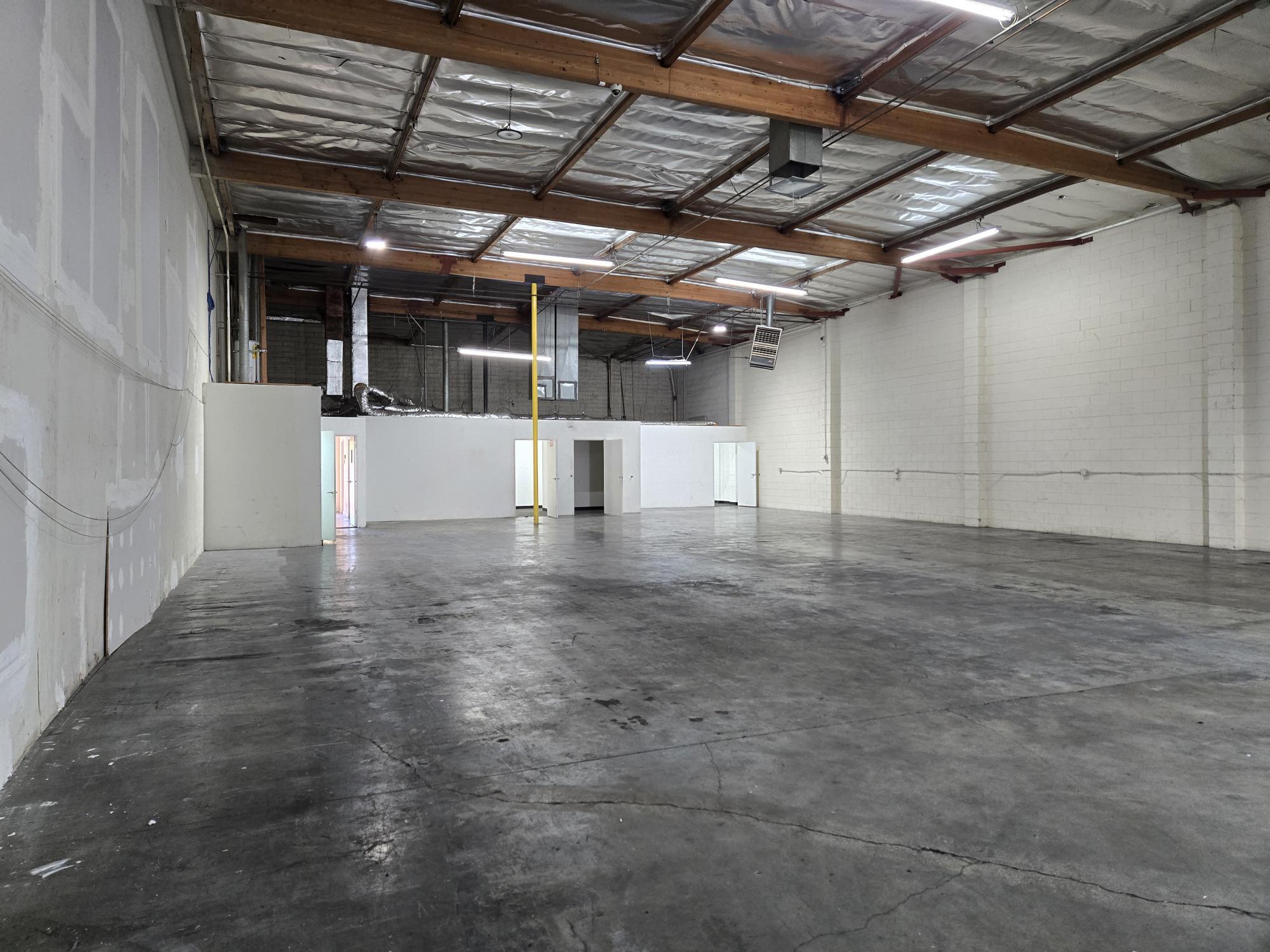 8831-8833 Shirley Ave, Northridge, CA à louer Photo de l’immeuble– Image 1 sur 1