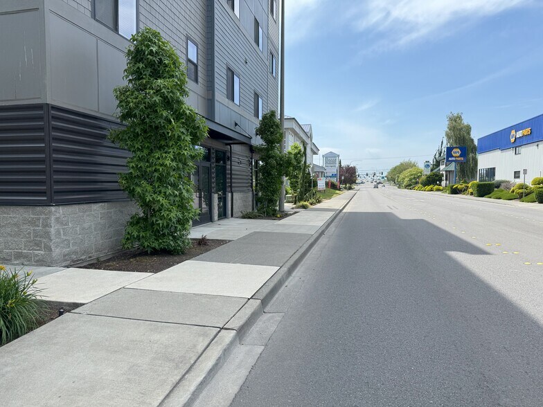200 E George Hopper Rd, Burlington, WA à louer - Photo de l’immeuble – Image 3 sur 9
