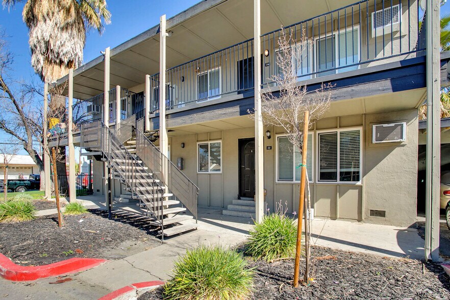 233 W I St, Los Banos, CA à vendre - Photo de l’immeuble – Image 3 sur 22