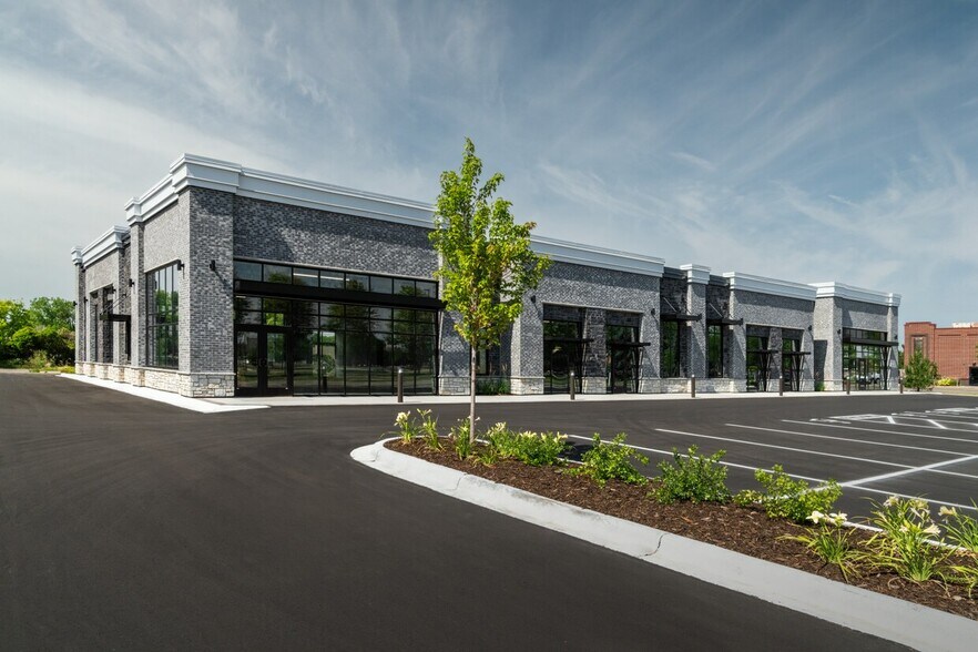 136th Avenue North, Rogers, MN à louer - Photo de l’immeuble – Image 2 sur 7