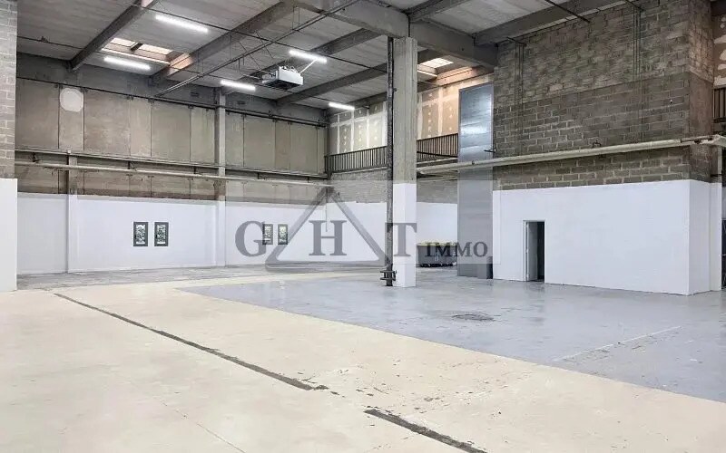 Industriel/Logistique dans Sarcelles à louer - Photo de l’immeuble – Image 3 sur 6