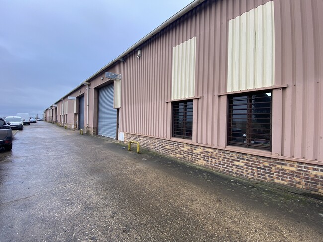 Plus de détails pour 42 Chemin De Gérocourt, Boissy-l'Aillerie - Industriel/Logistique à louer