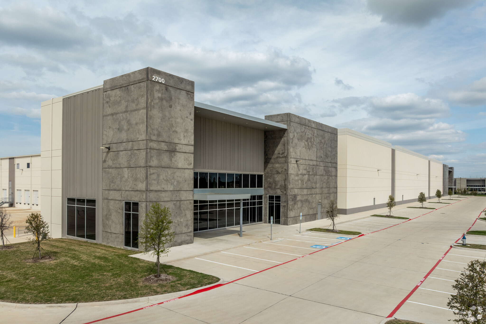 2700 E Scyene Rd, Mesquite, TX à louer Photo principale– Image 1 sur 5