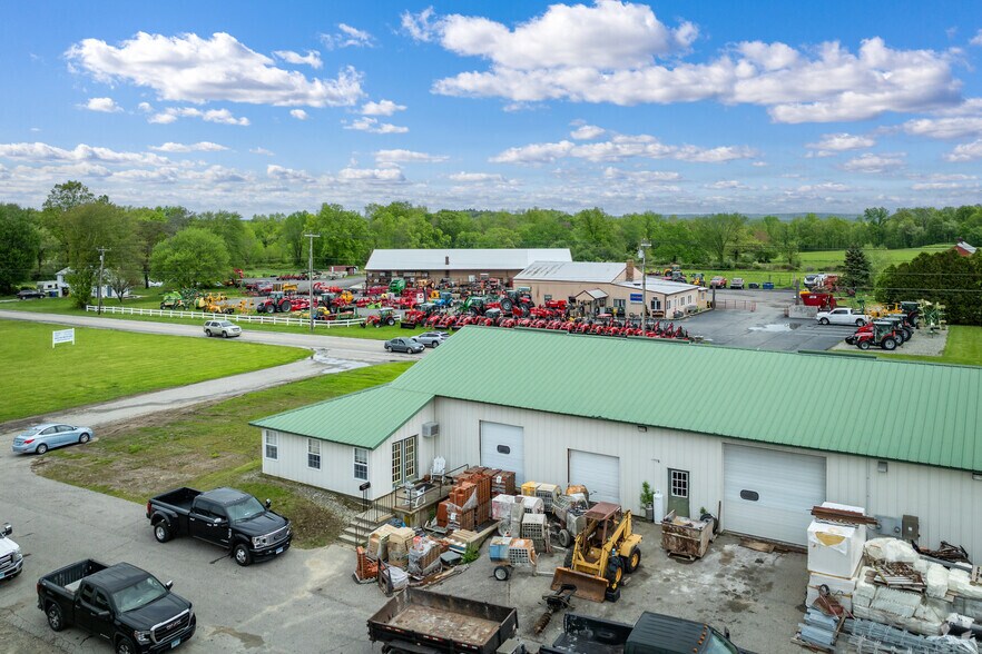 348 Orchard Hill Rd, Pomfret Center, CT à louer - Photo de l’immeuble – Image 3 sur 5