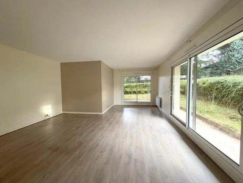 Bureau dans Saint-Germain-en-Laye à vendre Photo intérieure– Image 1 sur 12