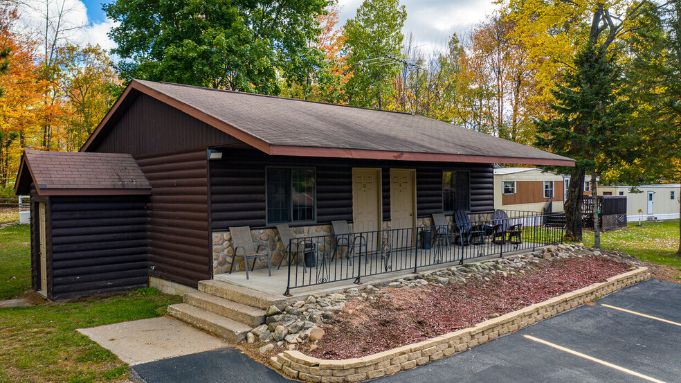 N10120 Parkway Rd, Crivitz, WI à vendre - Photo de l’immeuble – Image 3 sur 41