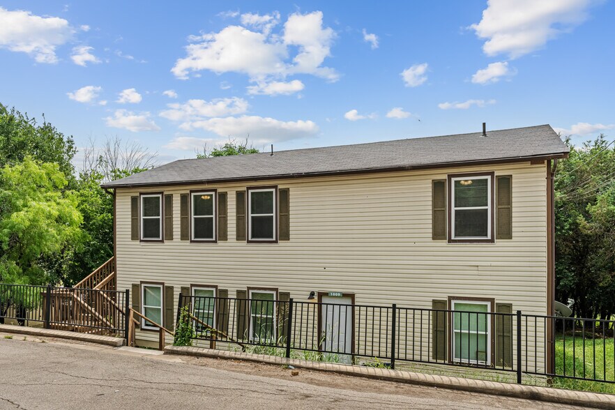 1009 Advance St, San Marcos, TX à vendre - Photo de l’immeuble – Image 2 sur 36