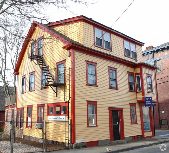 21 Spring St, Newport, RI à louer - Photo principale – Image 1 sur 2