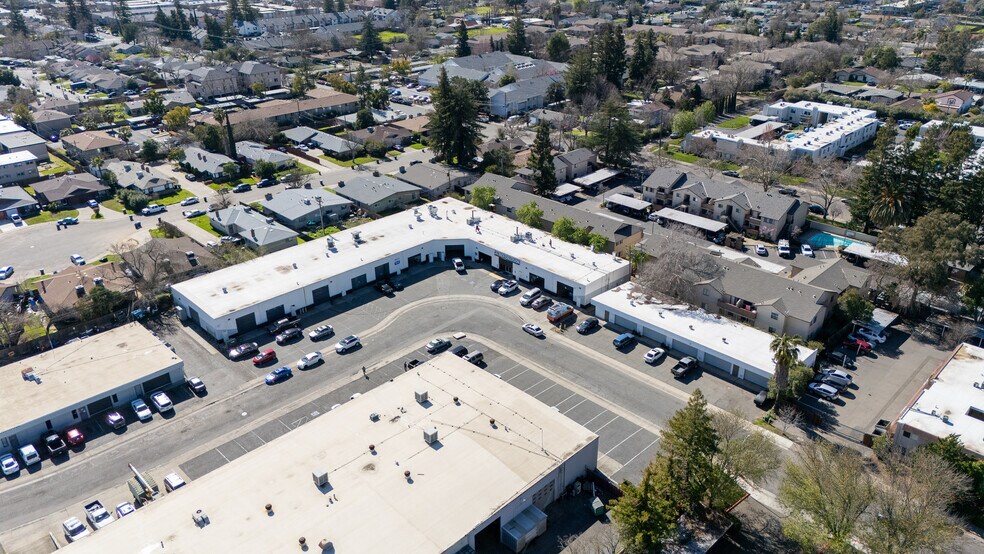 Caliber Collision – Sacramento, CA portefeuille de 2 biens à vendre sur LoopNet.fr - Photo de l’immeuble – Image 3 sur 5