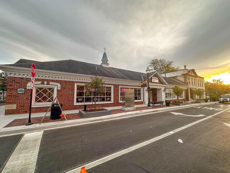 515 Crescent Blvd, Glen Ellyn, IL à louer - Photo de l’immeuble – Image 2 sur 21