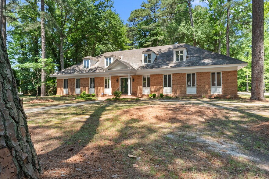 678 Rappahannock Dr, White Stone, VA à vendre - Photo de l’immeuble – Image 2 sur 29