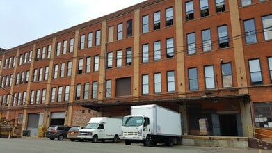 90 Dayton Ave, Passaic, NJ à louer Photo de l’immeuble– Image 1 sur 4