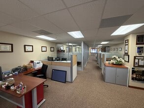 132-134 N Vermont Ave, Glendora, CA à louer Photo intérieure– Image 1 sur 5