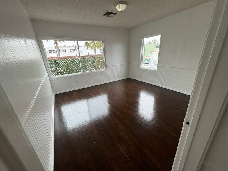 2703 W Coast Hwy, Newport Beach, CA à louer - Photo intérieure – Image 3 sur 10