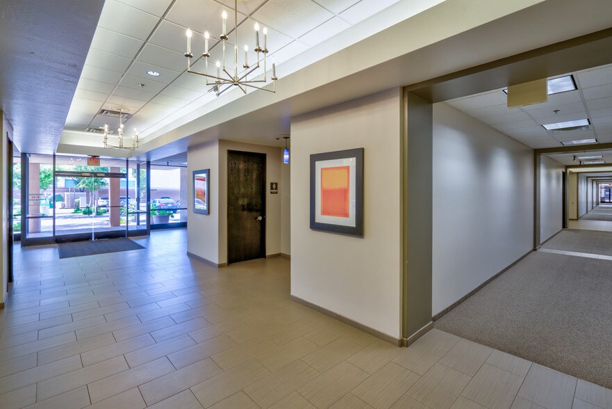 9280 S Kyrene Rd, Tempe, AZ à louer - Hall d’entrée – Image 2 sur 5