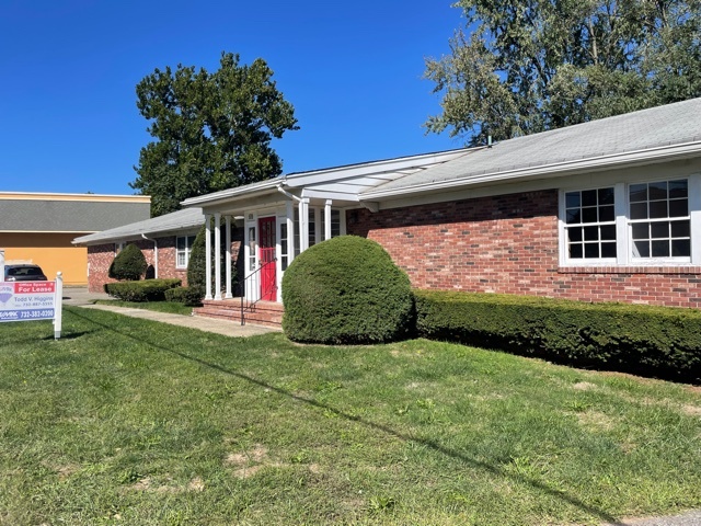 676 Amboy Ave, Woodbridge, NJ à louer - Photo de l’immeuble – Image 1 sur 30