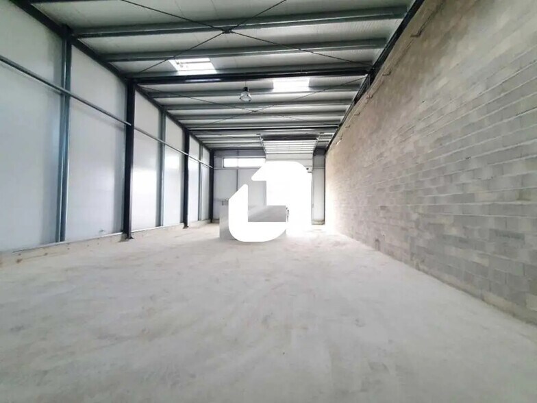 Local d’activités dans Valenton à louer - Photo intérieure – Image 2 sur 3