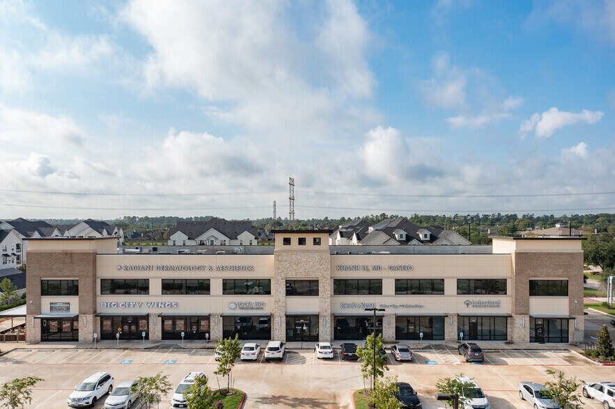 9240 N Sam Houston Pky E, Humble, TX à louer - Photo de l’immeuble – Image 2 sur 5