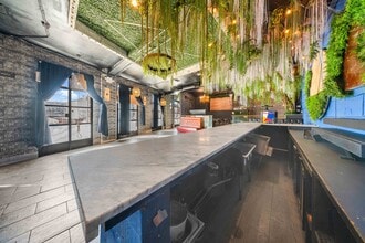 33-29 Astoria Blvd N, Astoria, NY à louer Photo intérieure– Image 1 sur 12