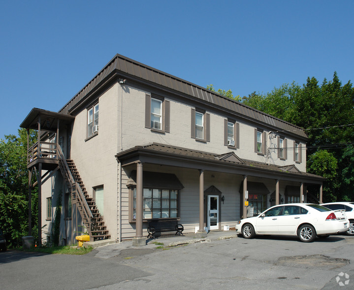 175 Water St, Catskill, NY à vendre - Photo de l’immeuble – Image 2 sur 9