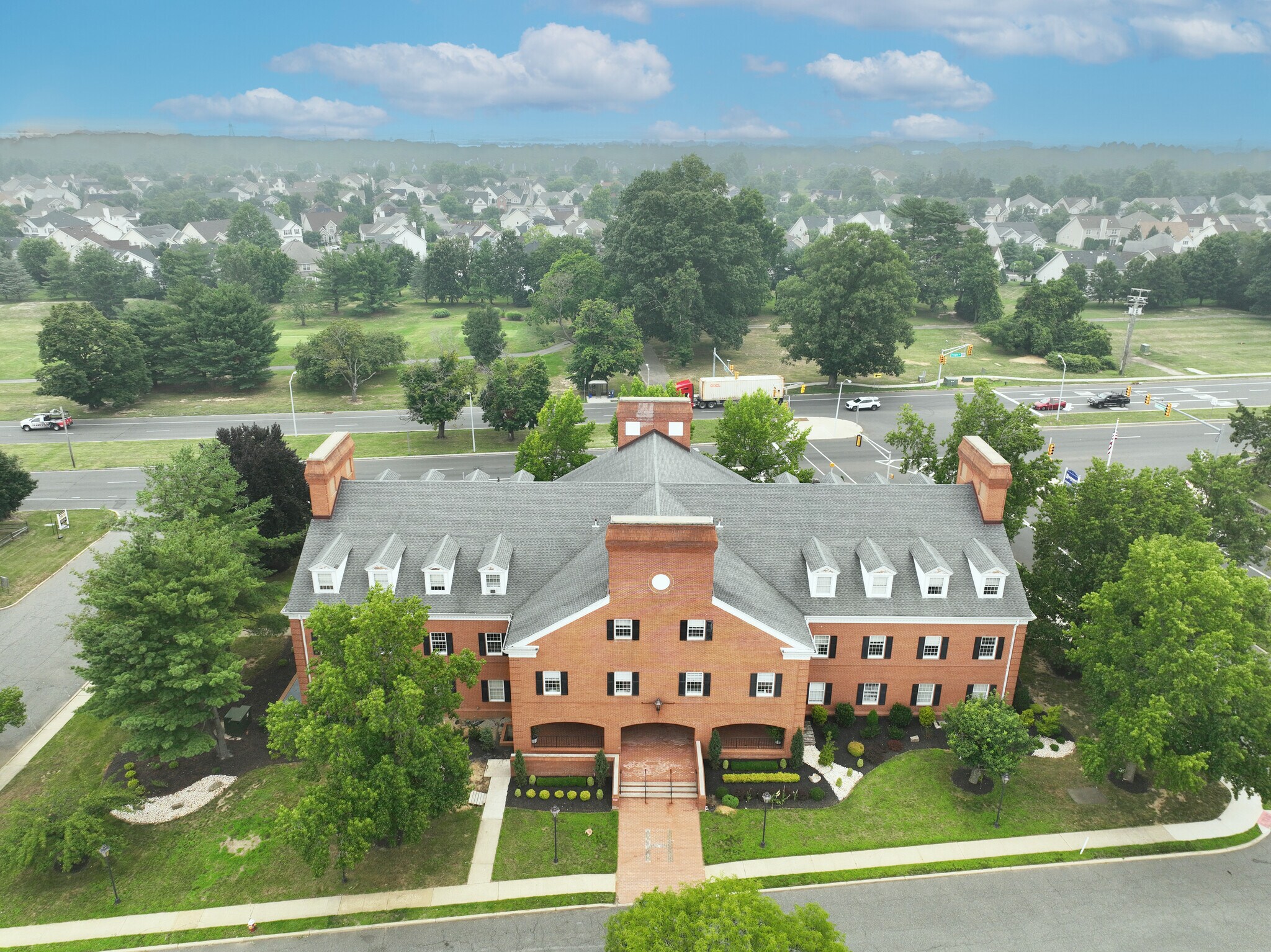 1 Rossmoor Dr, Monroe Township, NJ à louer Aérien– Image 1 sur 7