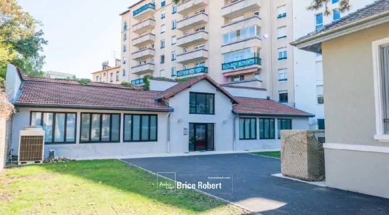 Bureau dans Lyon à vendre - Photo de l’immeuble – Image 2 sur 9