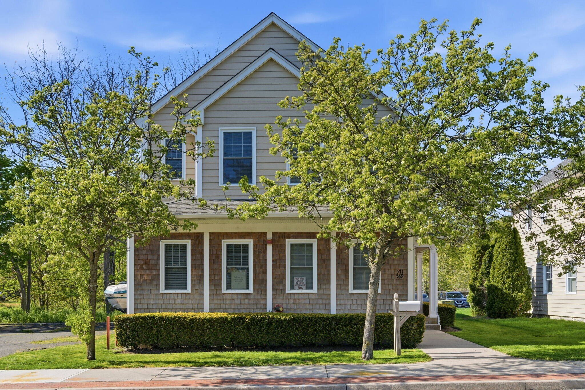 569 Middle Rd, Bayport, NY à vendre Photo de l’immeuble– Image 1 sur 31