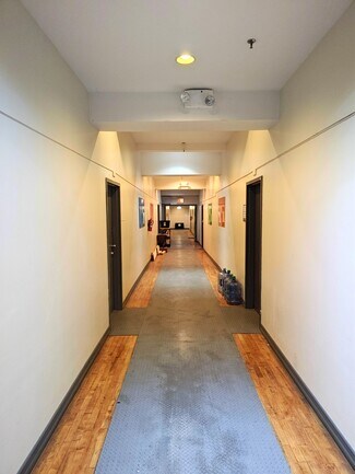 Plus de détails pour 25-25 Borden Ave, Long Island City, NY - Bureau à louer